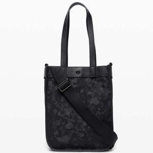 LULULEMON Now and Always Tote Crossbody Mini 8L